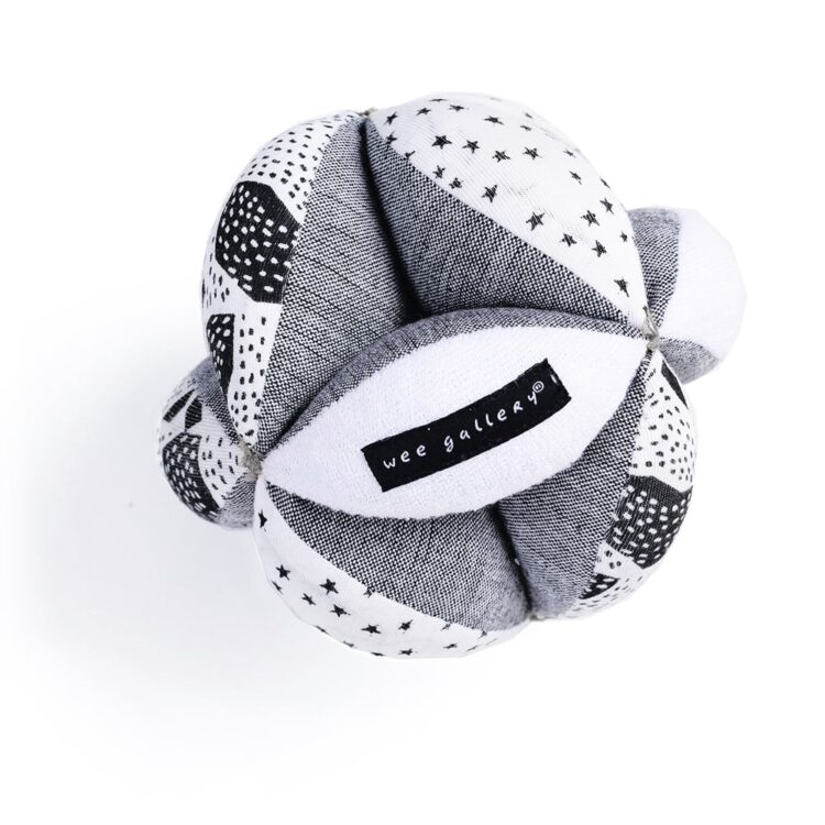wee gallery Puzzle Ball organic clutch ball